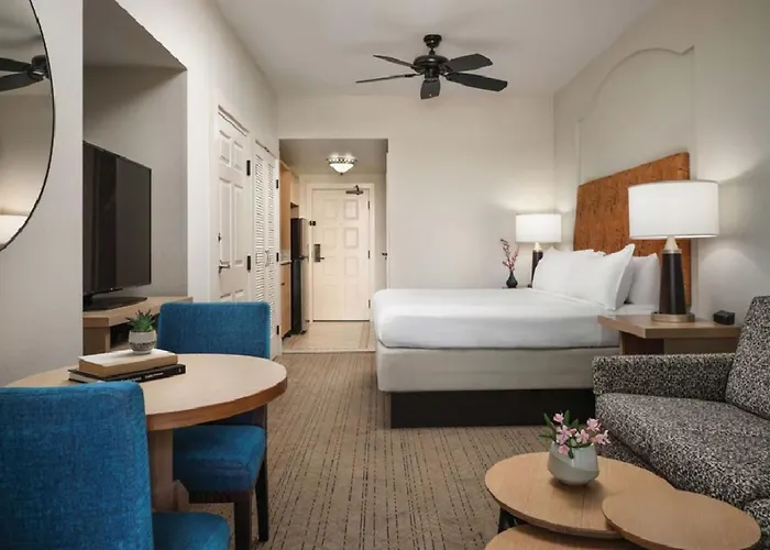Marriott Canyon Next To Jw Phoenix